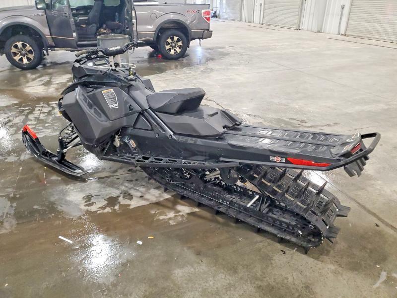 2021 Skidoo Summit SP E-TEC 850