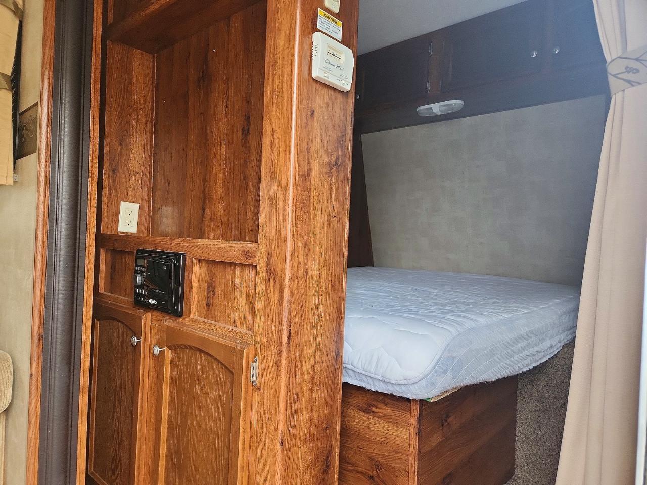 2012 Keystone Hideout Camper