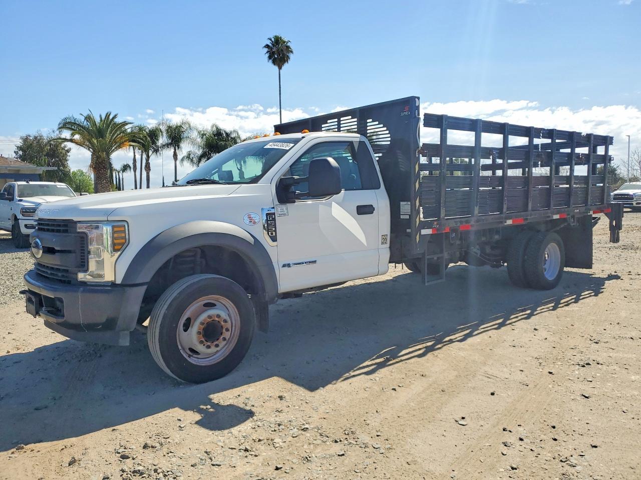 2018 Ford F550 Super Duty Flatbed Truck