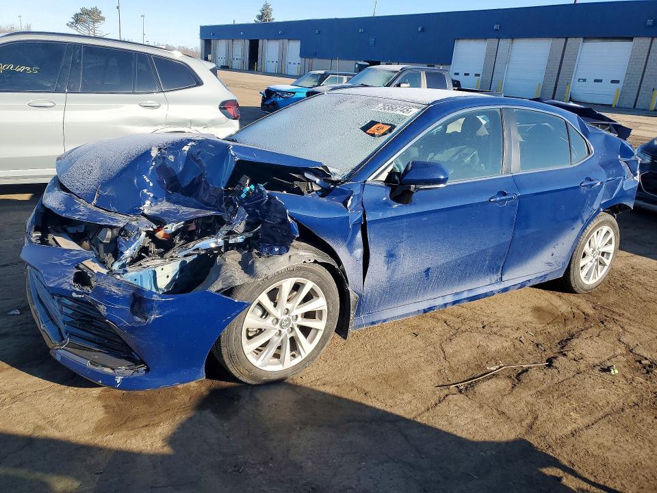 2023 Toyota Camry le