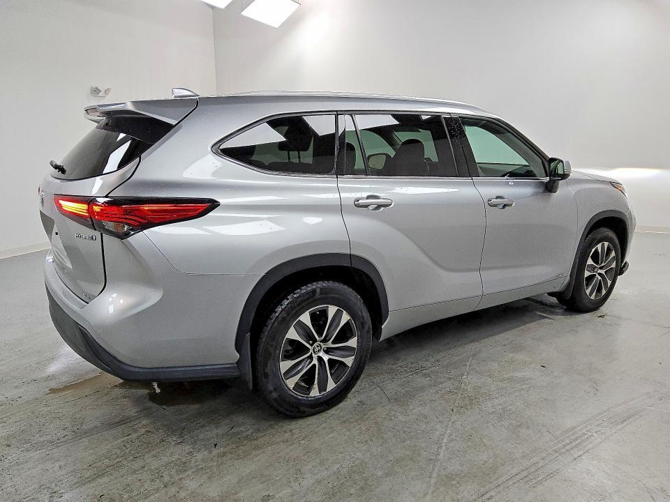2022 Toyota Highlander Hybrid xle