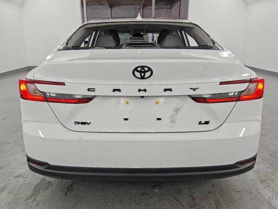 2025 Toyota Camry le