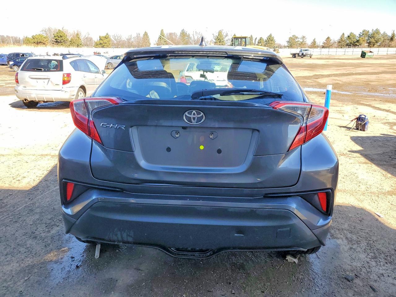 2021 Toyota C-hr xle
