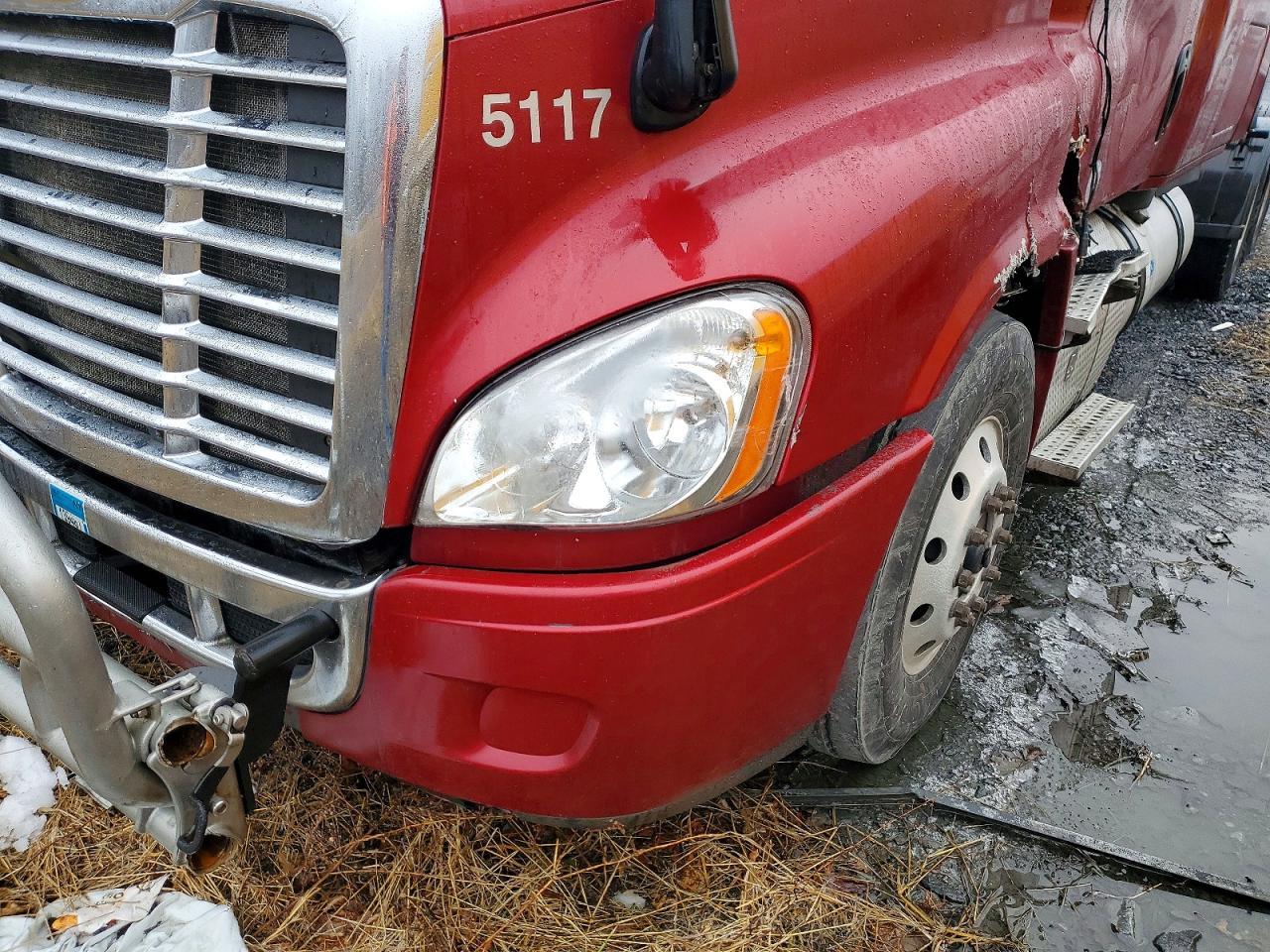 2016 Freigliner 2016 Freightliner Cascadia 125 Sleeper Cab Semi TR