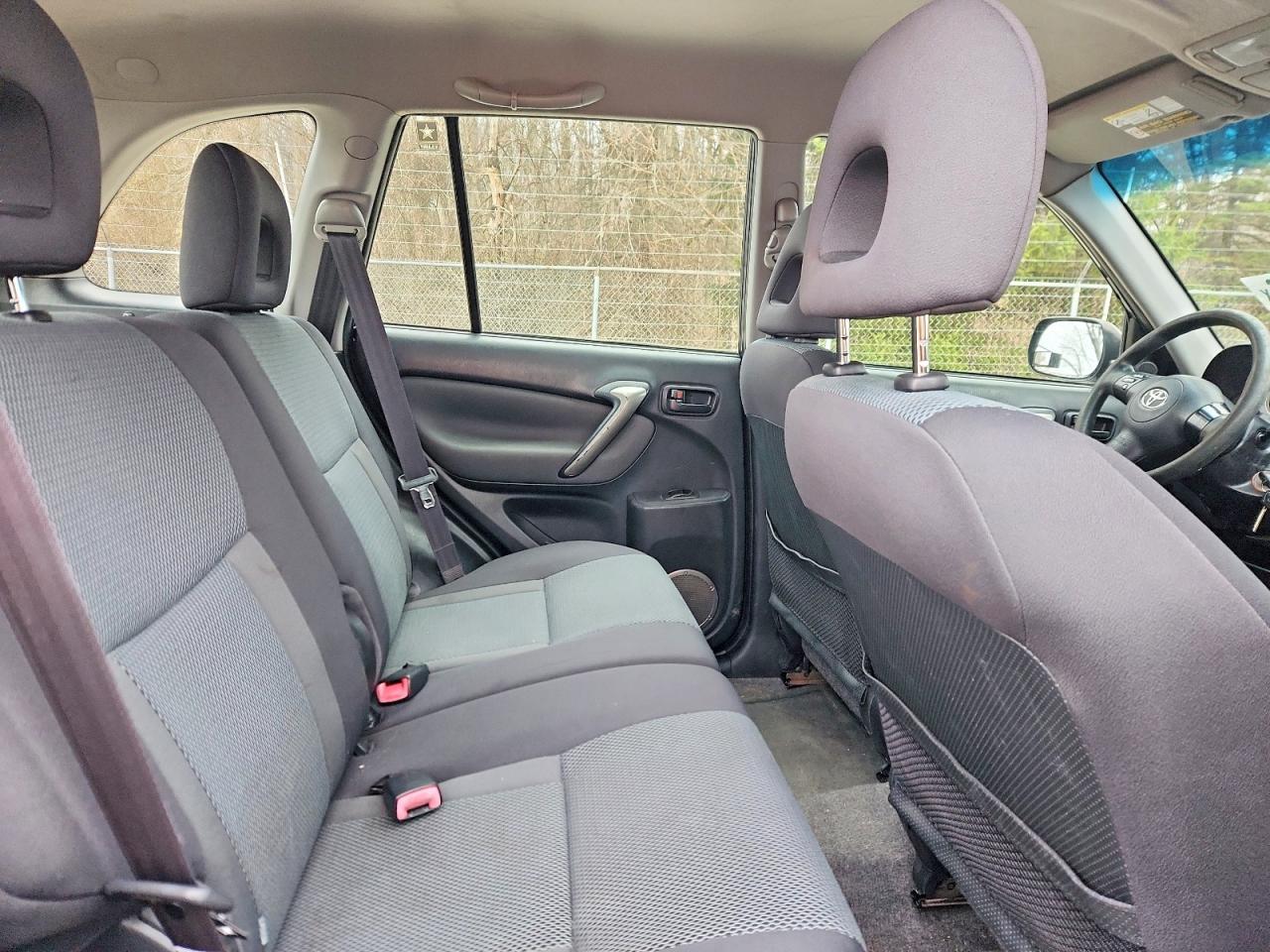 2004 Toyota Rav4 Base