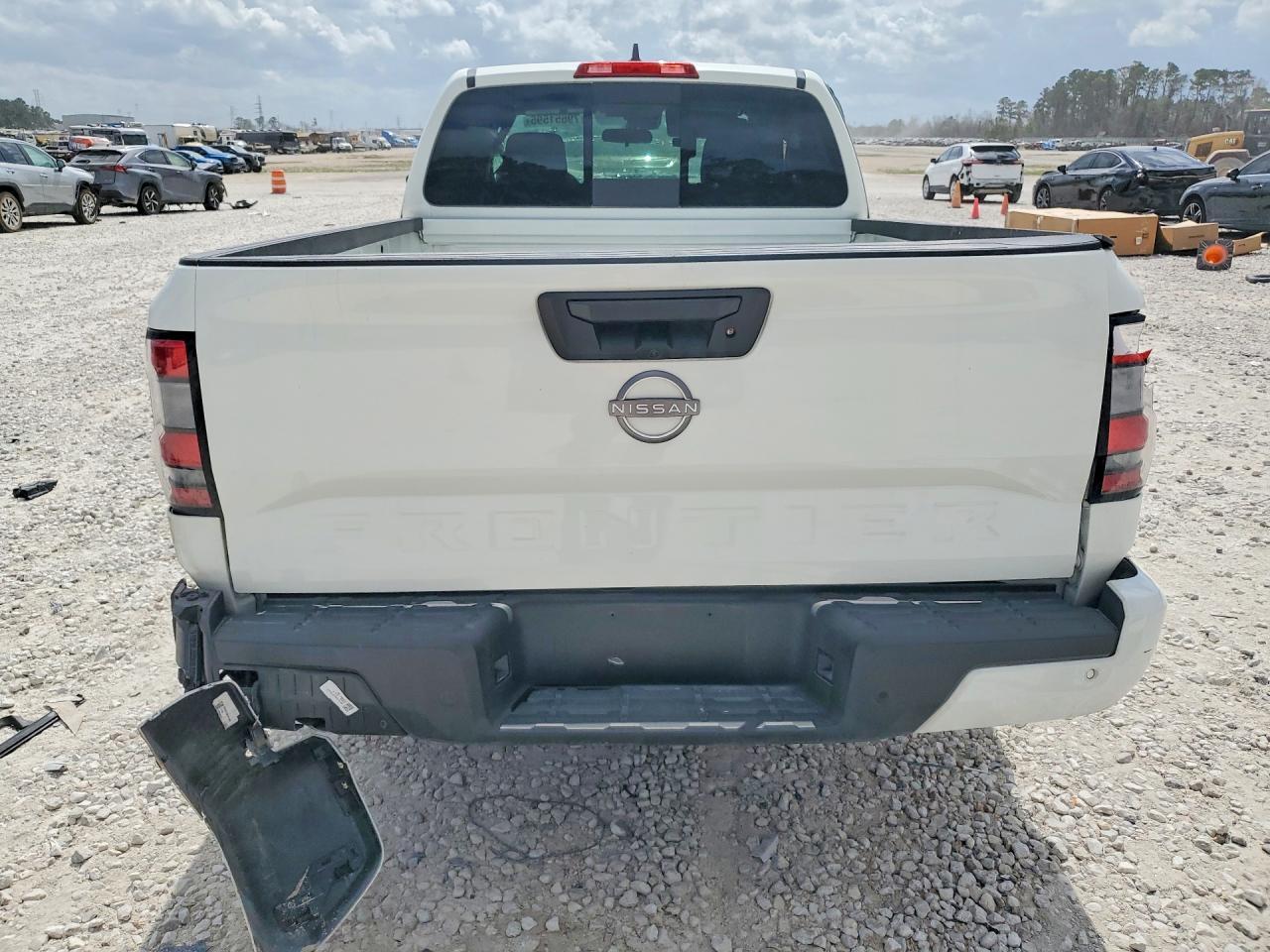 2025 Nissan Frontier SV