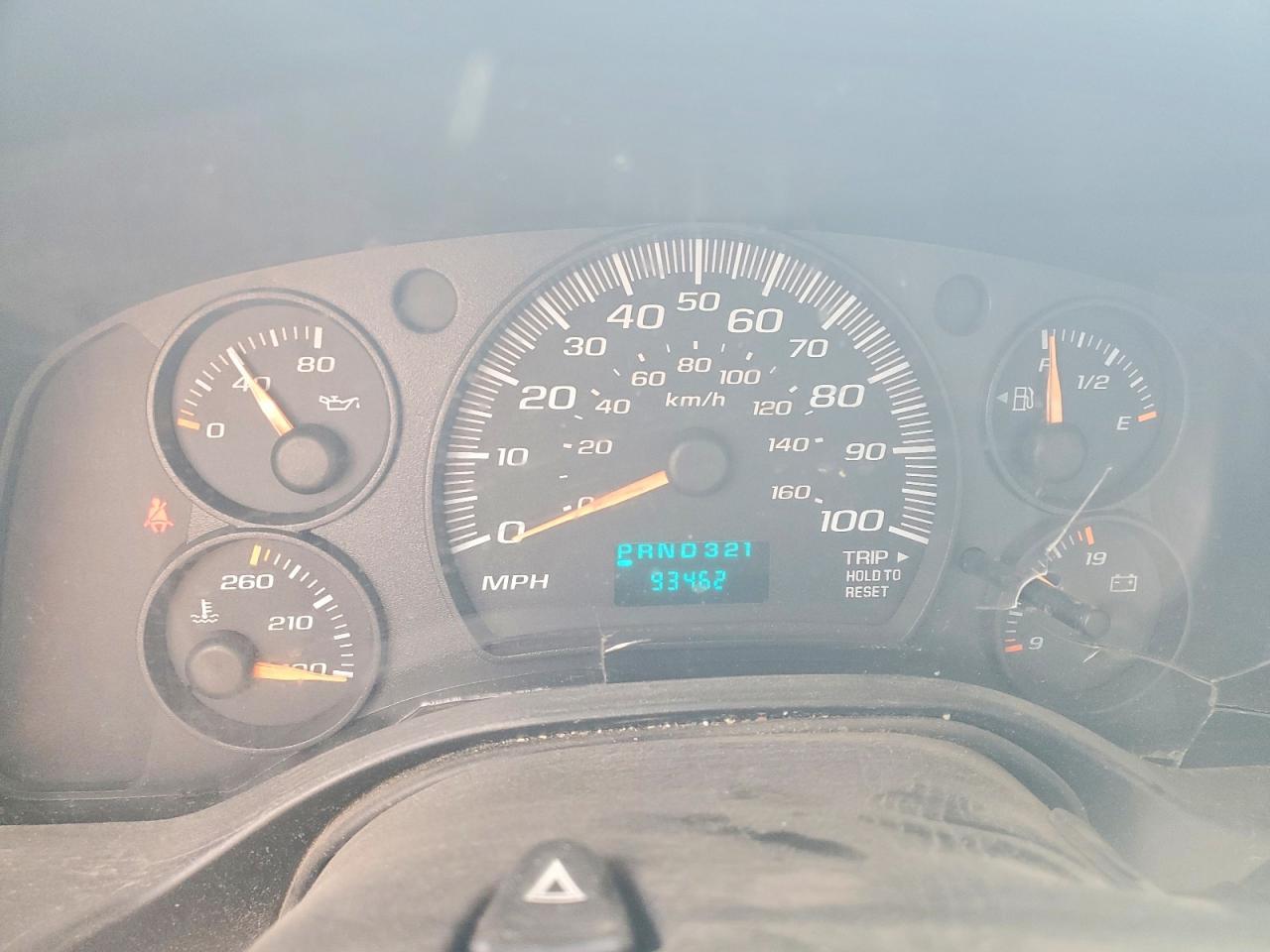 2004 Chevrolet Express BOX Truck