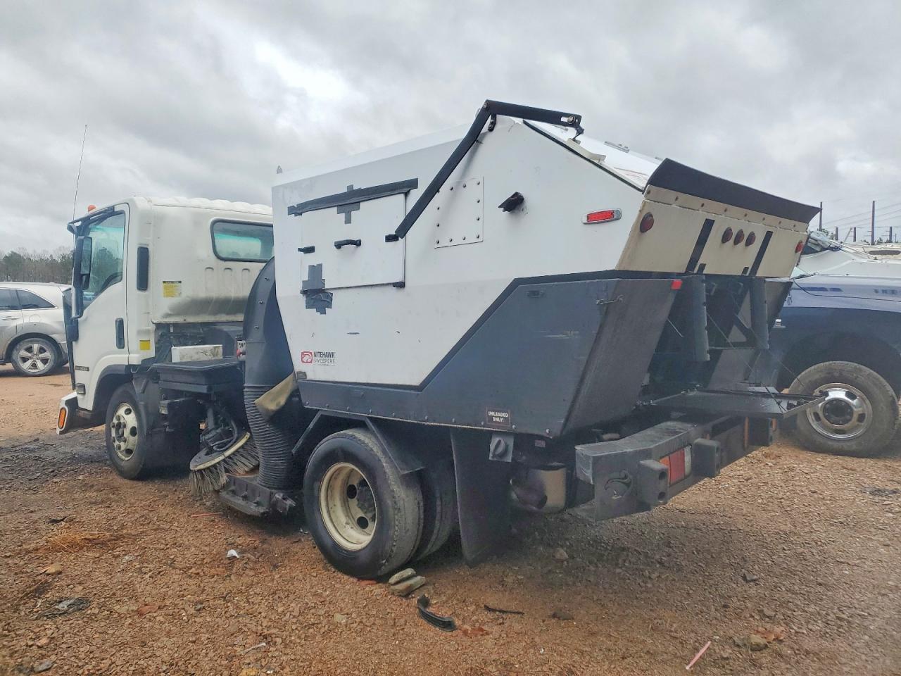 2022 Isuzu NPR Sweeper Truck