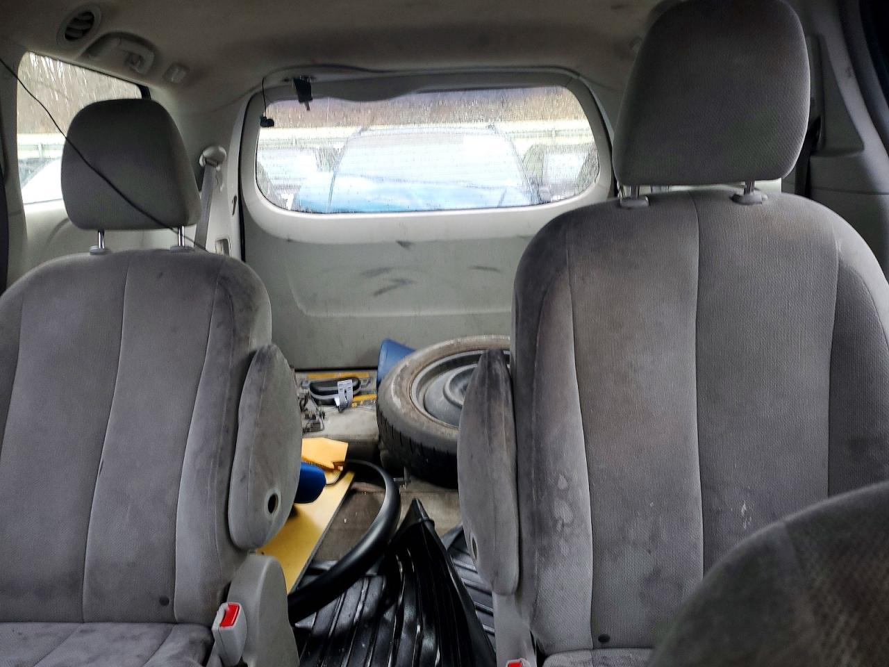 2014 Toyota Sienna l 7-passenger