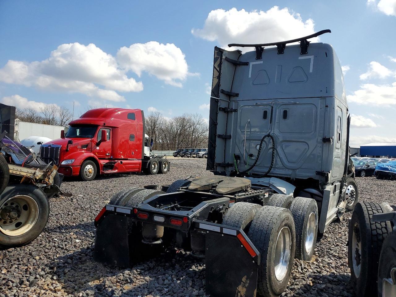 2026 Freigliner 2026 Freightliner Cascadia 1