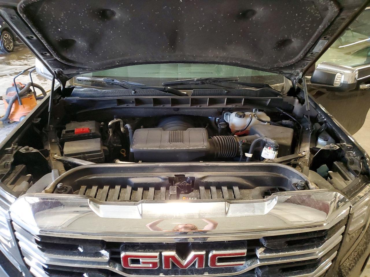 2024 GMC Sierra K1500 SLT