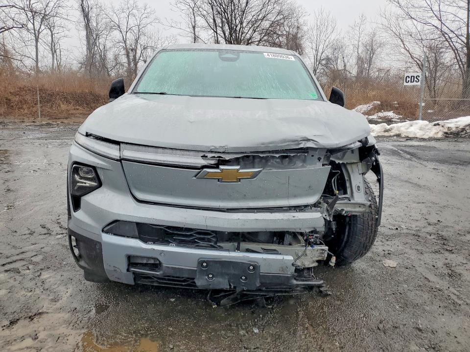 2025 Chevrolet Silverado lt