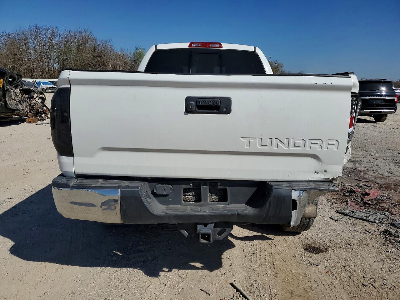2018 Toyota Tundra SR5
