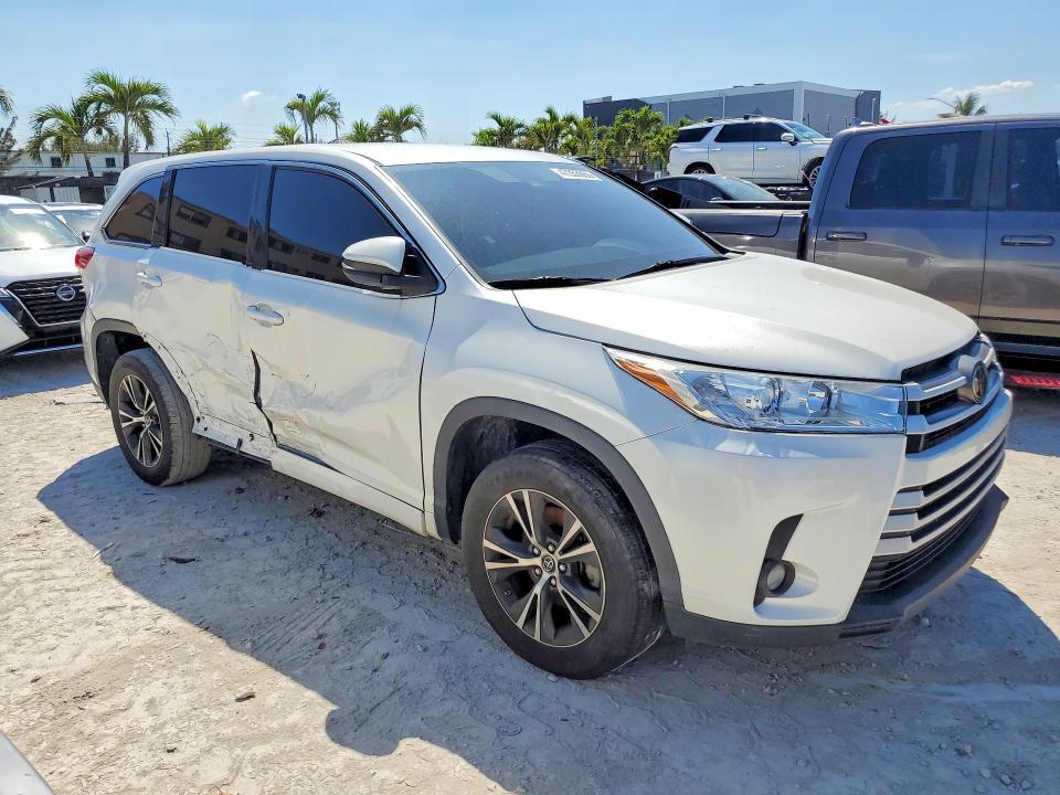 2018 Toyota Highlander le