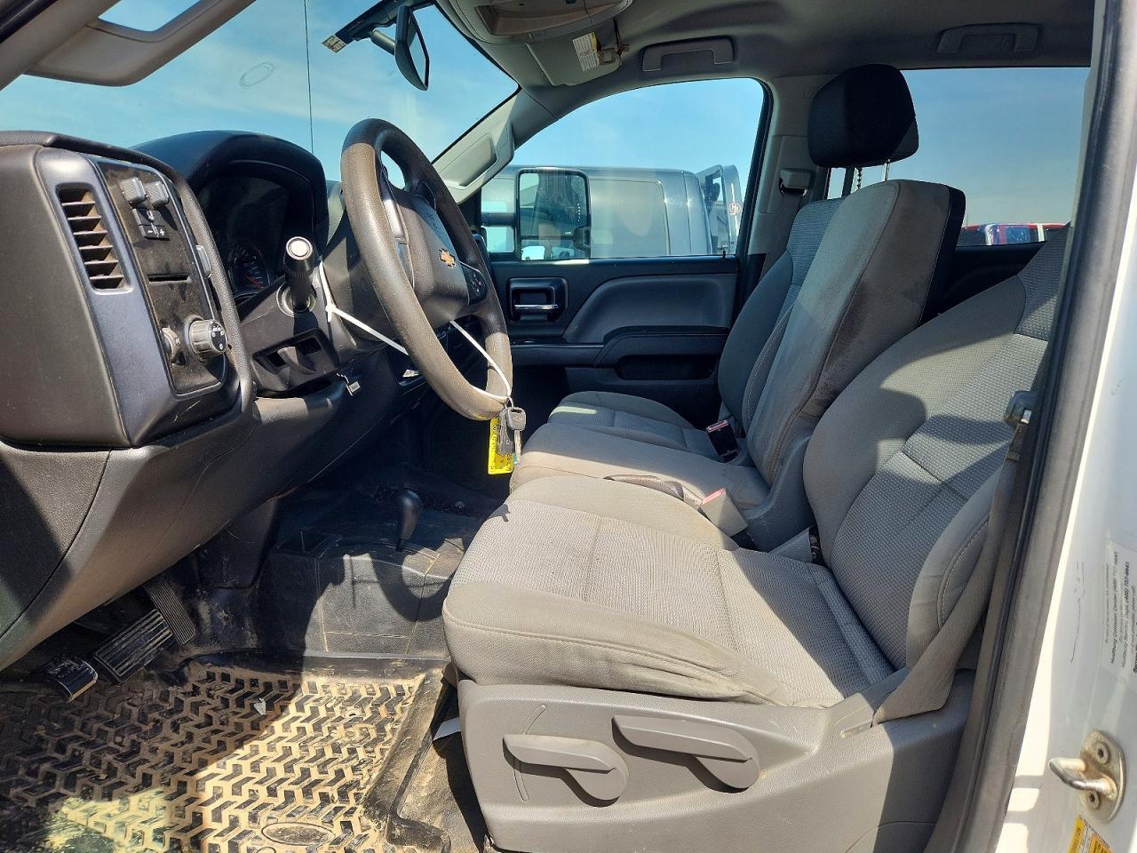 2015 Chevrolet Silverado K2500 Flatbed Truck