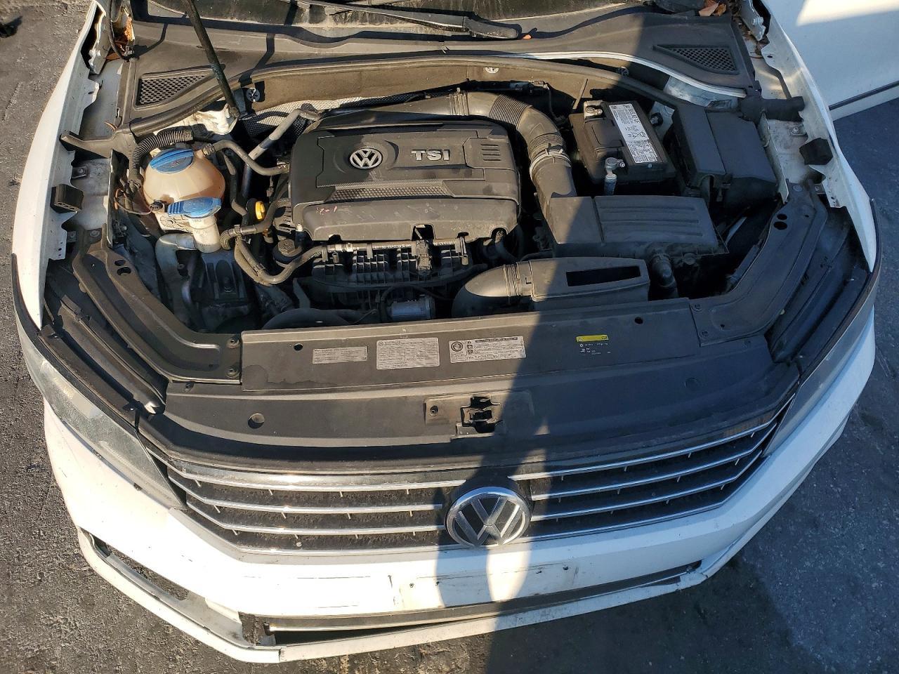 2016 Volkswagen Passat s