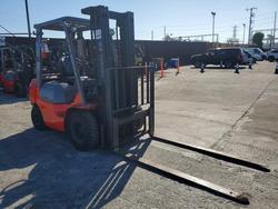 Salvage trucks for sale at Wilmington, CA auction: 2006 Toyota 7FGU25 Forklift
