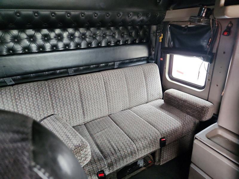 2004 Kenworth Construction W900