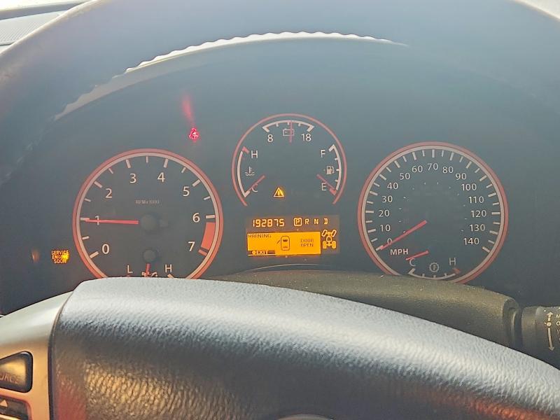 2014 Nissan Titan SV