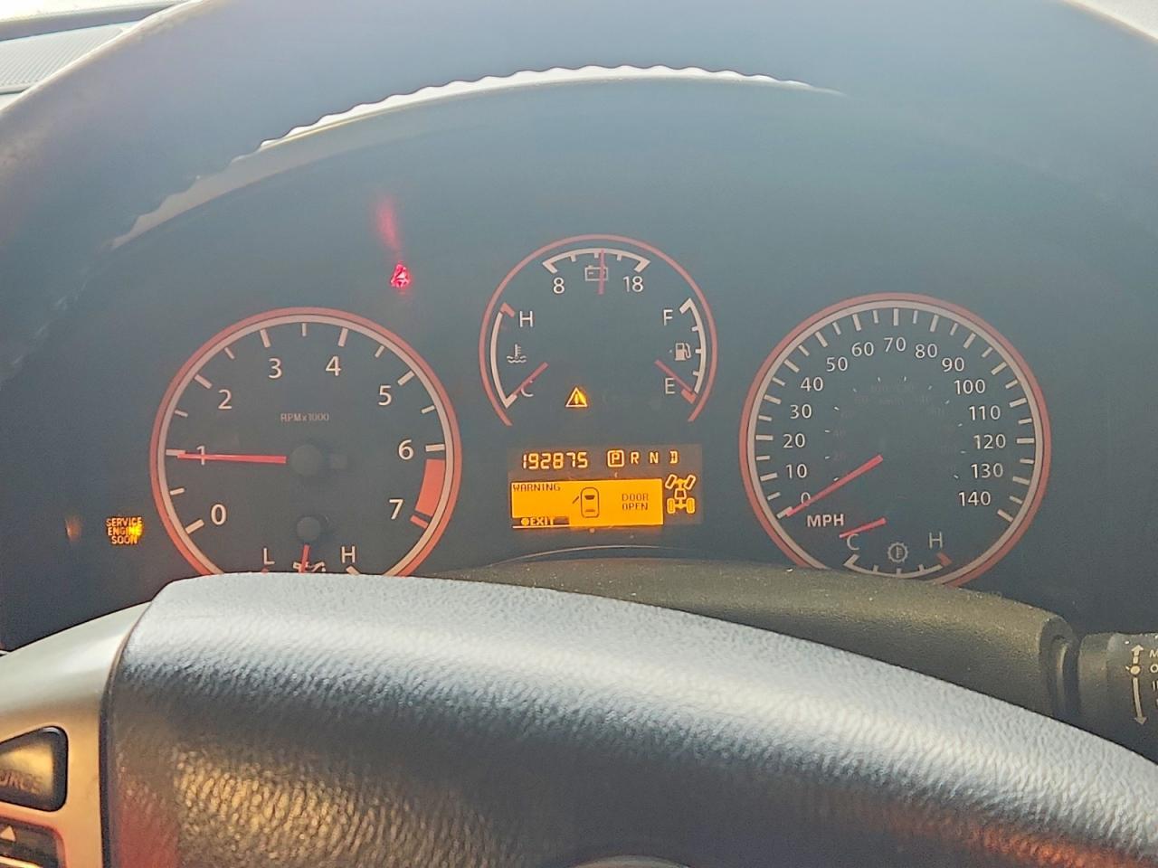 2014 Nissan Titan SV