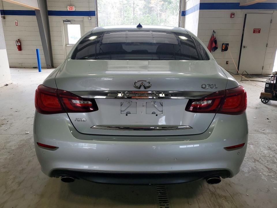 2015 Infiniti Q70 3.7