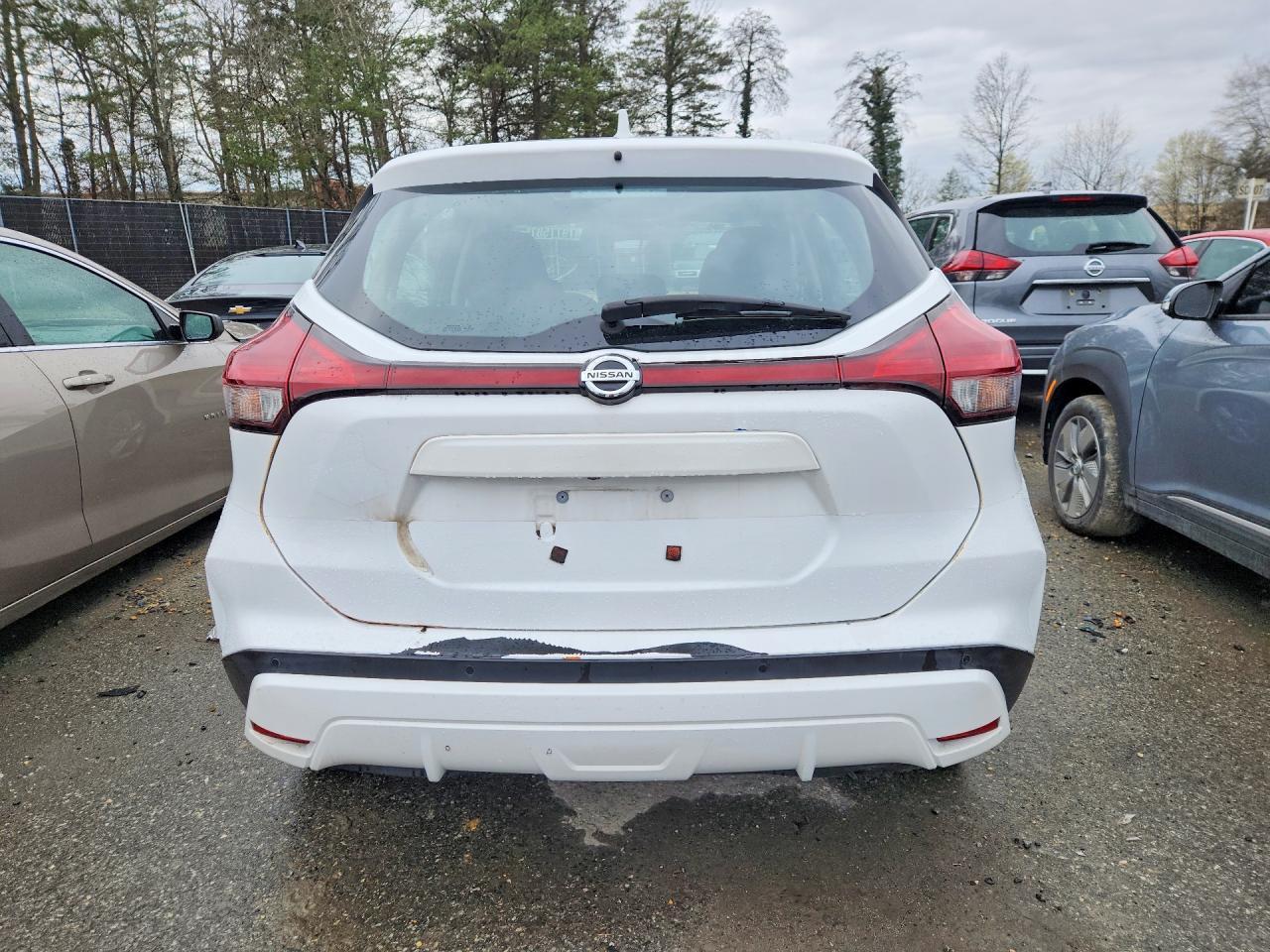 2021 Nissan Kicks s