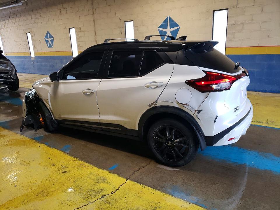 2021 Nissan Kicks sr