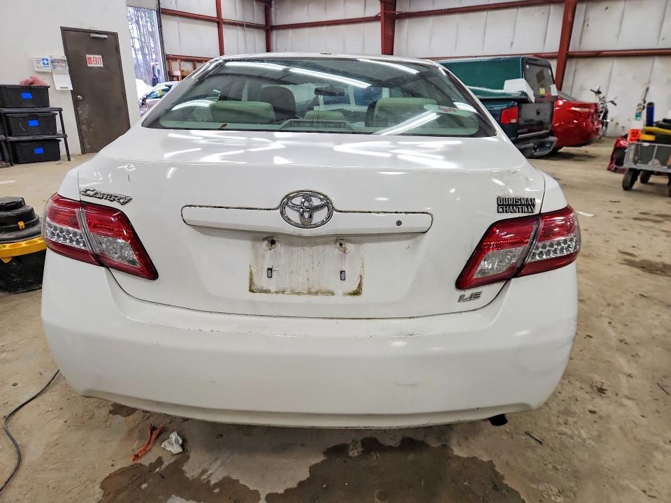 2010 Toyota Camry le