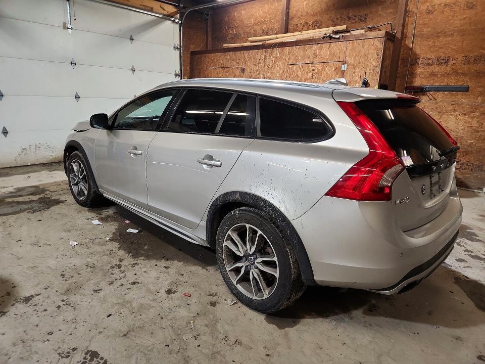2018 Volvo V60 Cross Country Premier