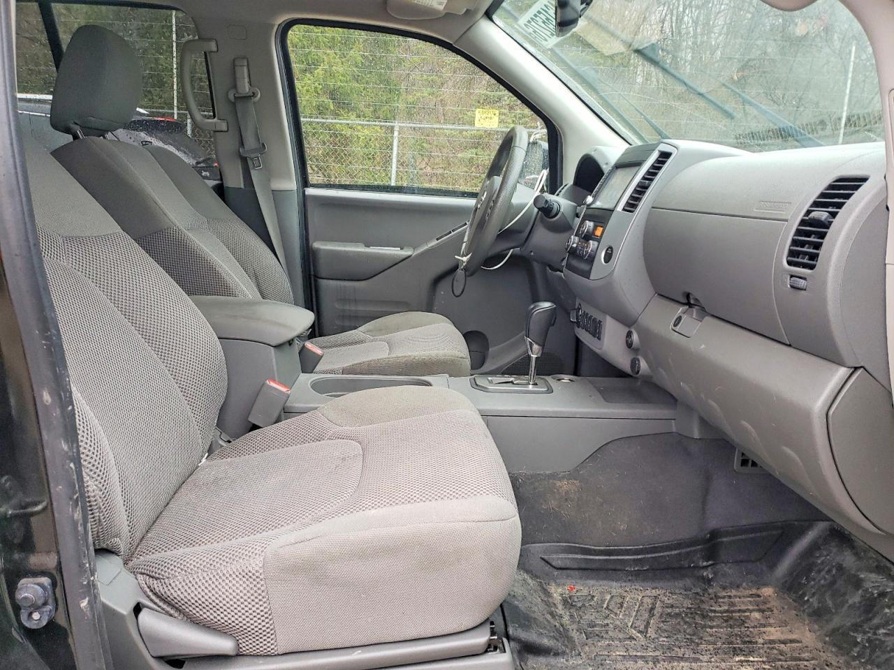 2020 Nissan Frontier SV