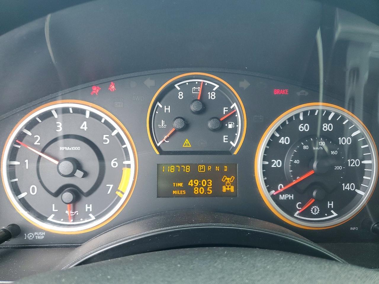 2014 Nissan Titan SV