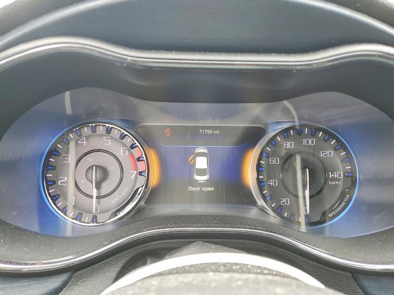 2016 Chrysler 200 s