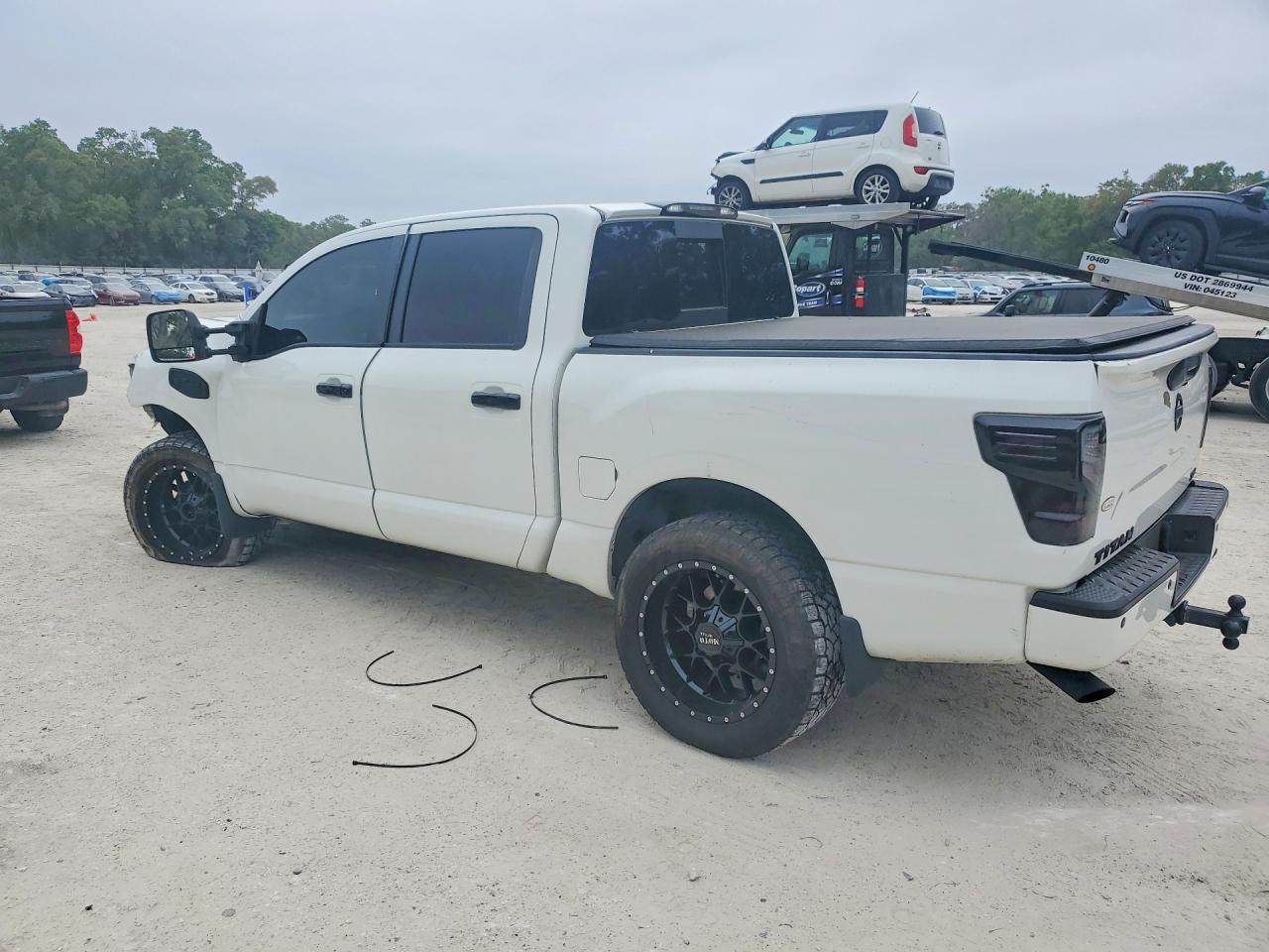 2017 Nissan Titan SV