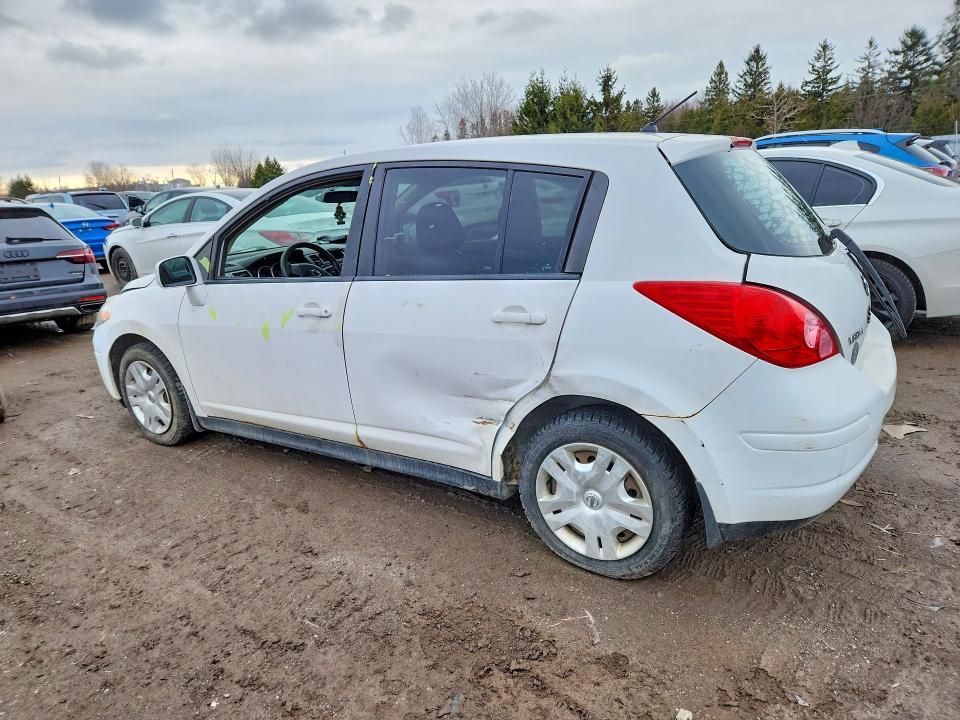 2010 Nissan Versa 1.8 s