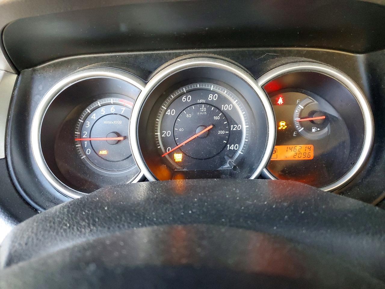 2012 Nissan Versa 1.8 s