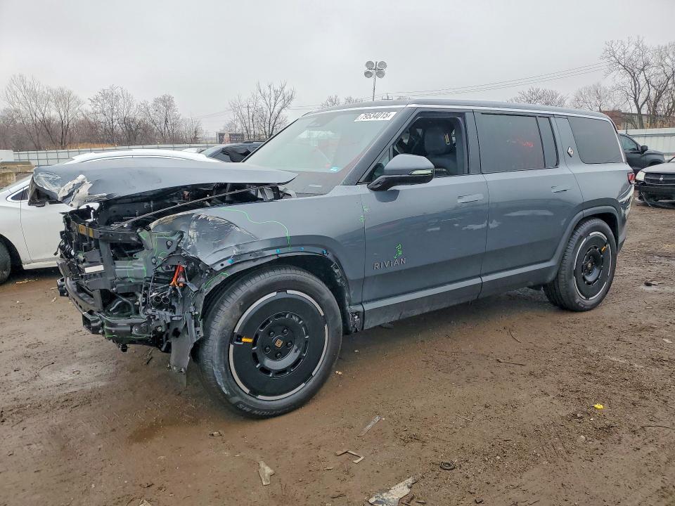 2025 Rivian R1S Adventure