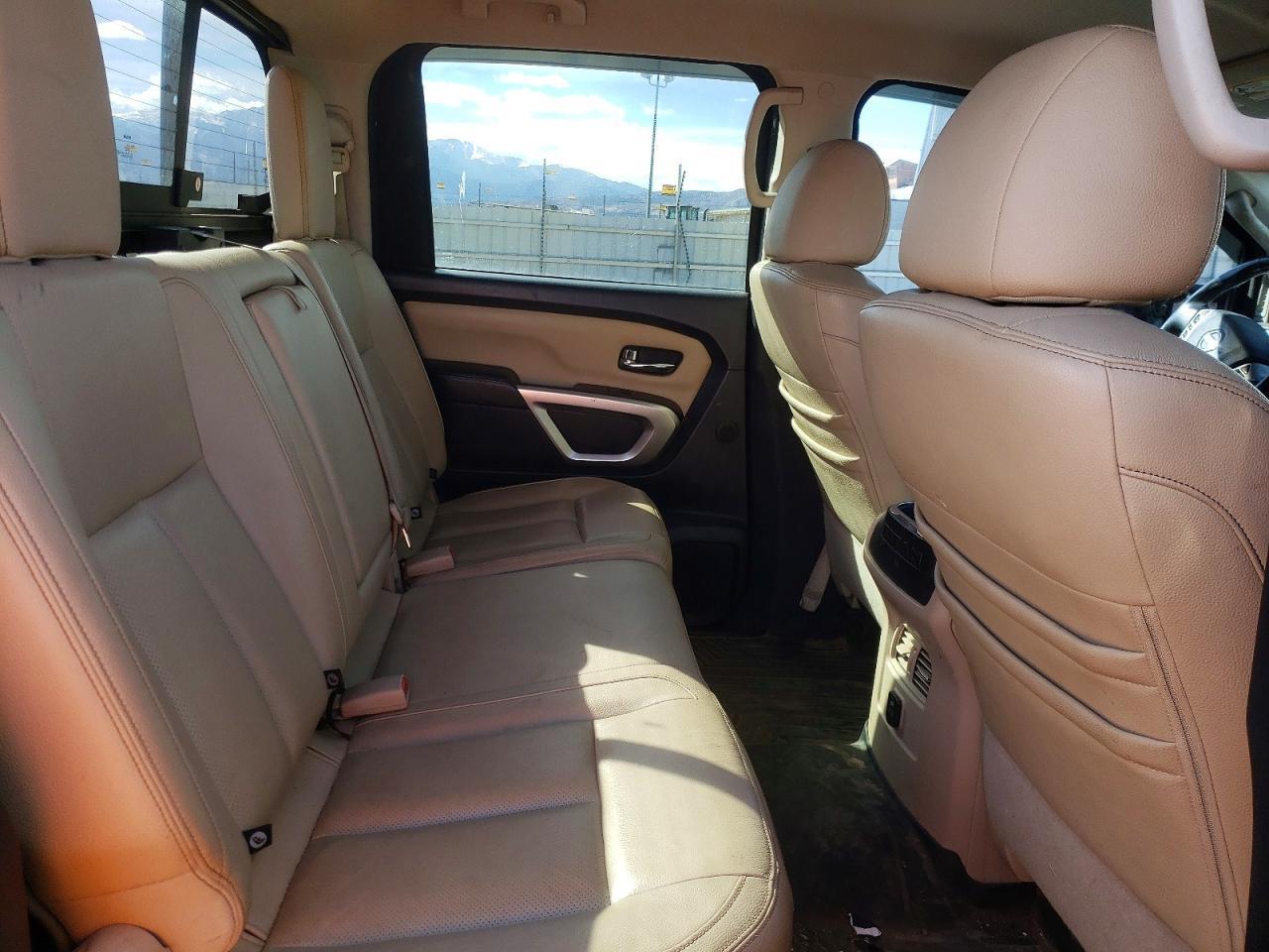 2017 Nissan Titan XD SL