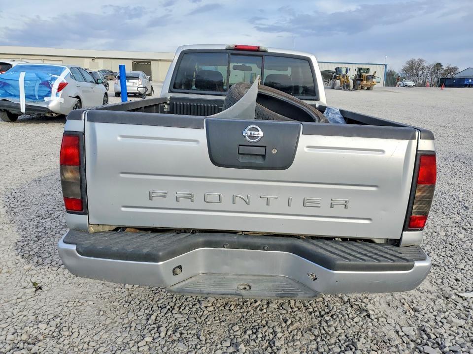 2004 Nissan Frontier Standard
