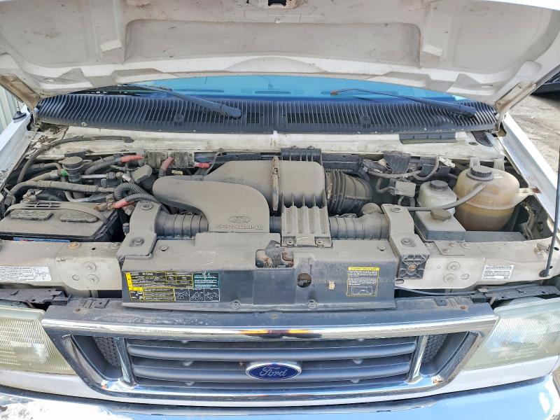 2004 Ford Econoline E450 Super Duty Cutaway Van