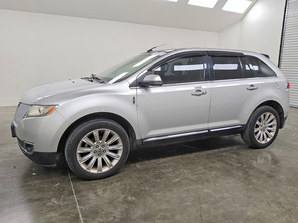 2013 Lincoln Townhouse MKX