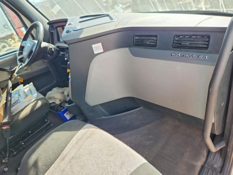 2020 Freigliner 2020 Freightliner Cascadia 126 Semi Truck