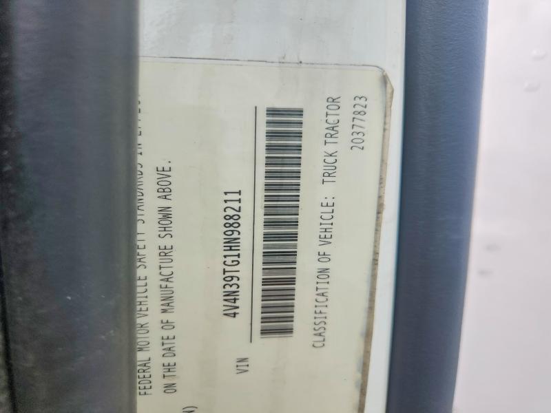 2017 Volvo VNL Semi Truck