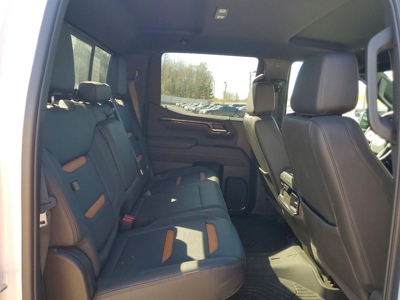 2025 GMC Sierra K1500 AT4