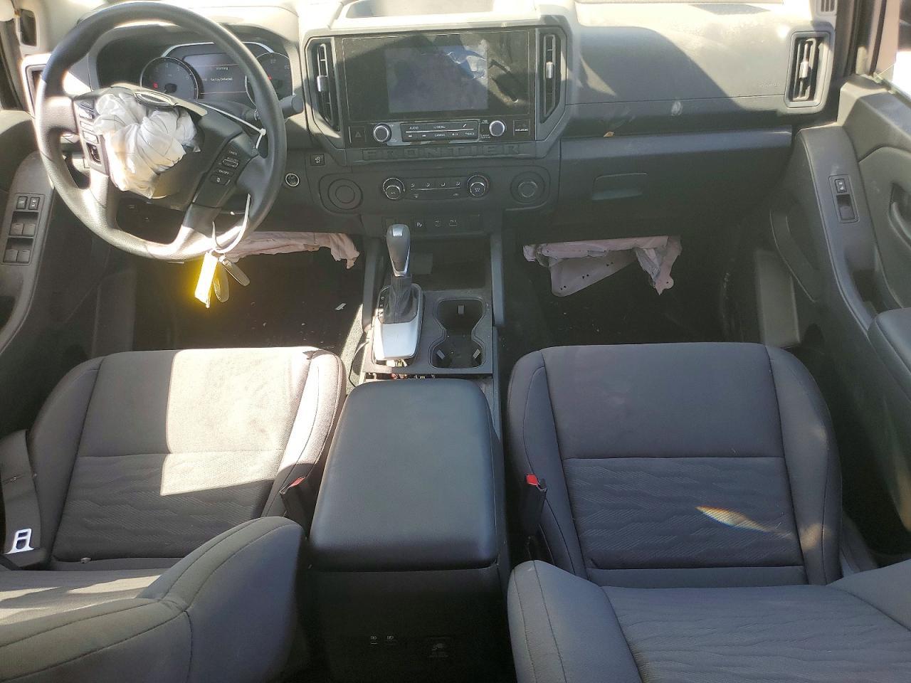 2025 Nissan Frontier S