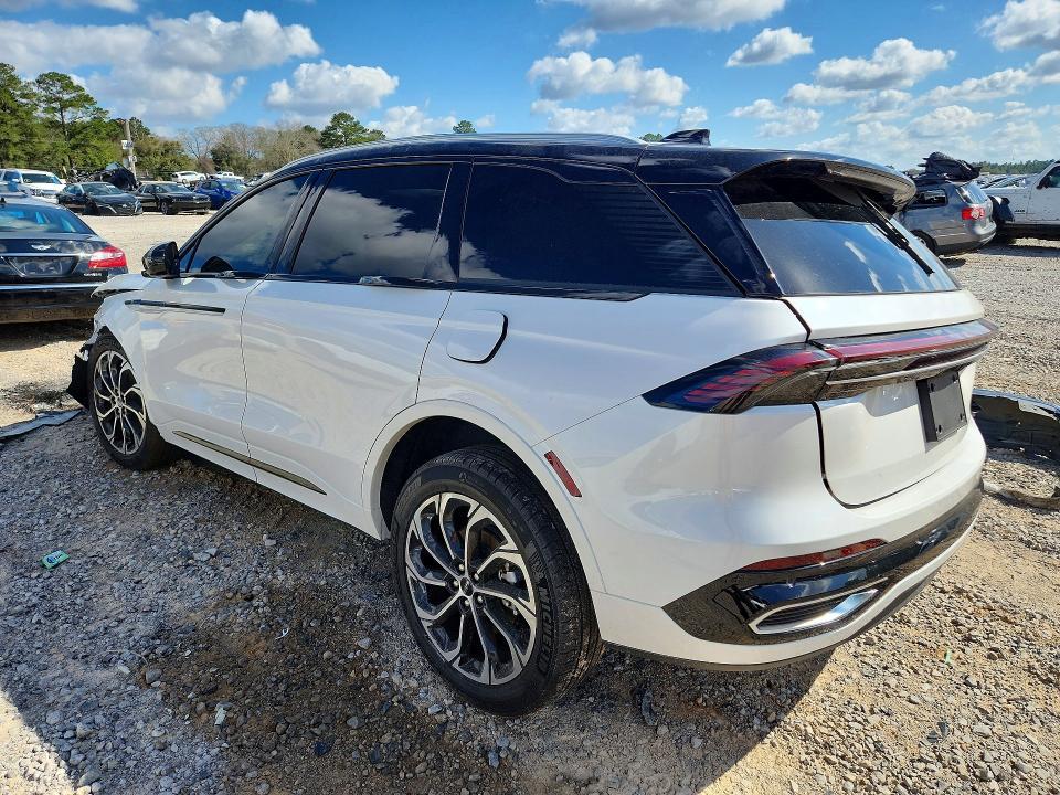 2025 Lincoln Nautilus Reserve