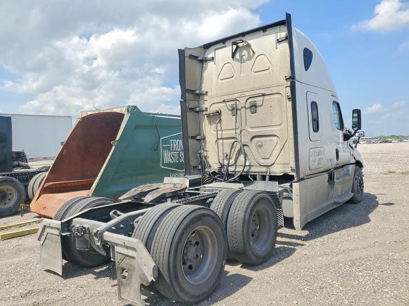 2016 Freightliner Cascadia 125 Semi Truck
