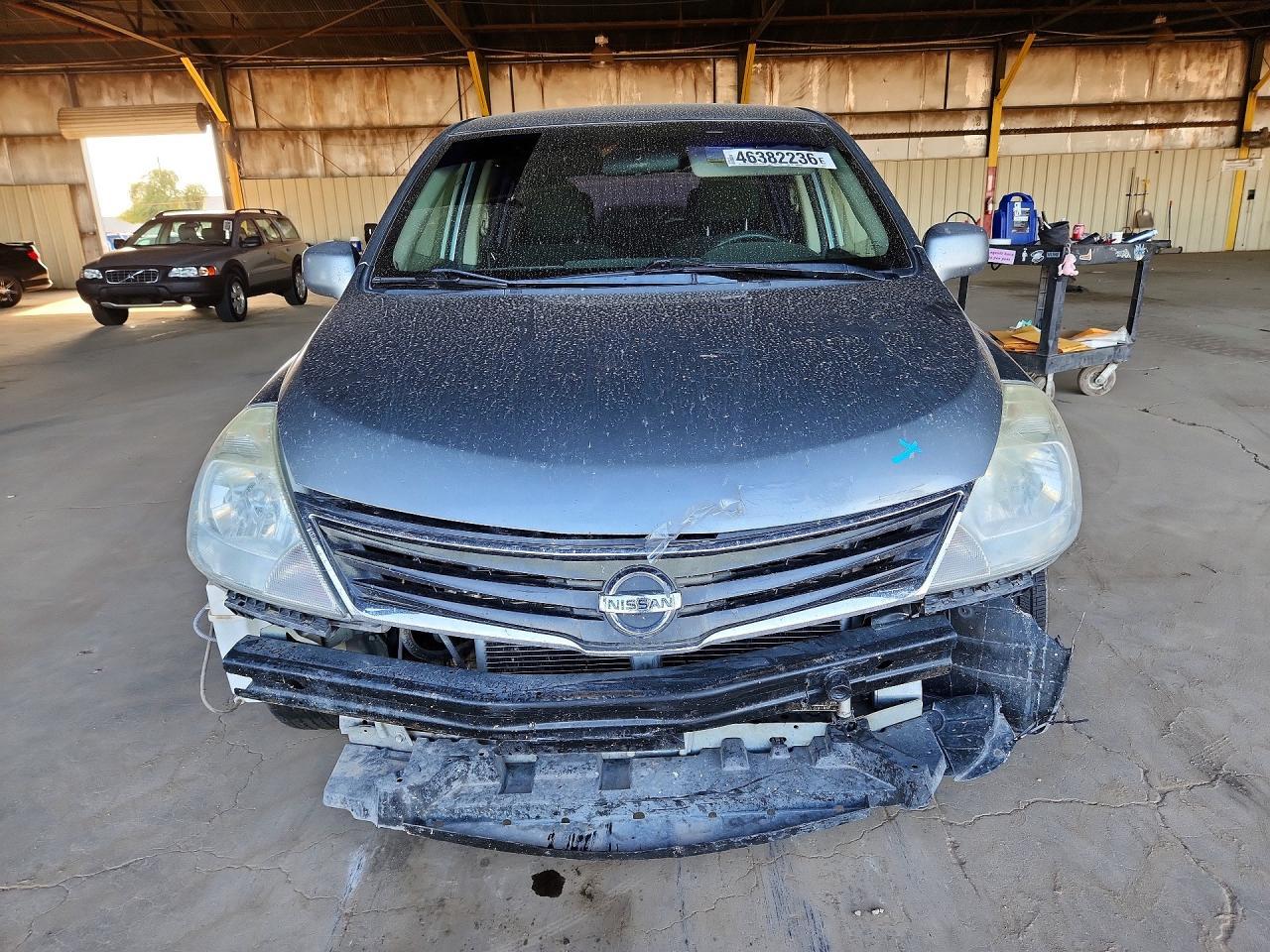 2011 Nissan Versa 1.8 s