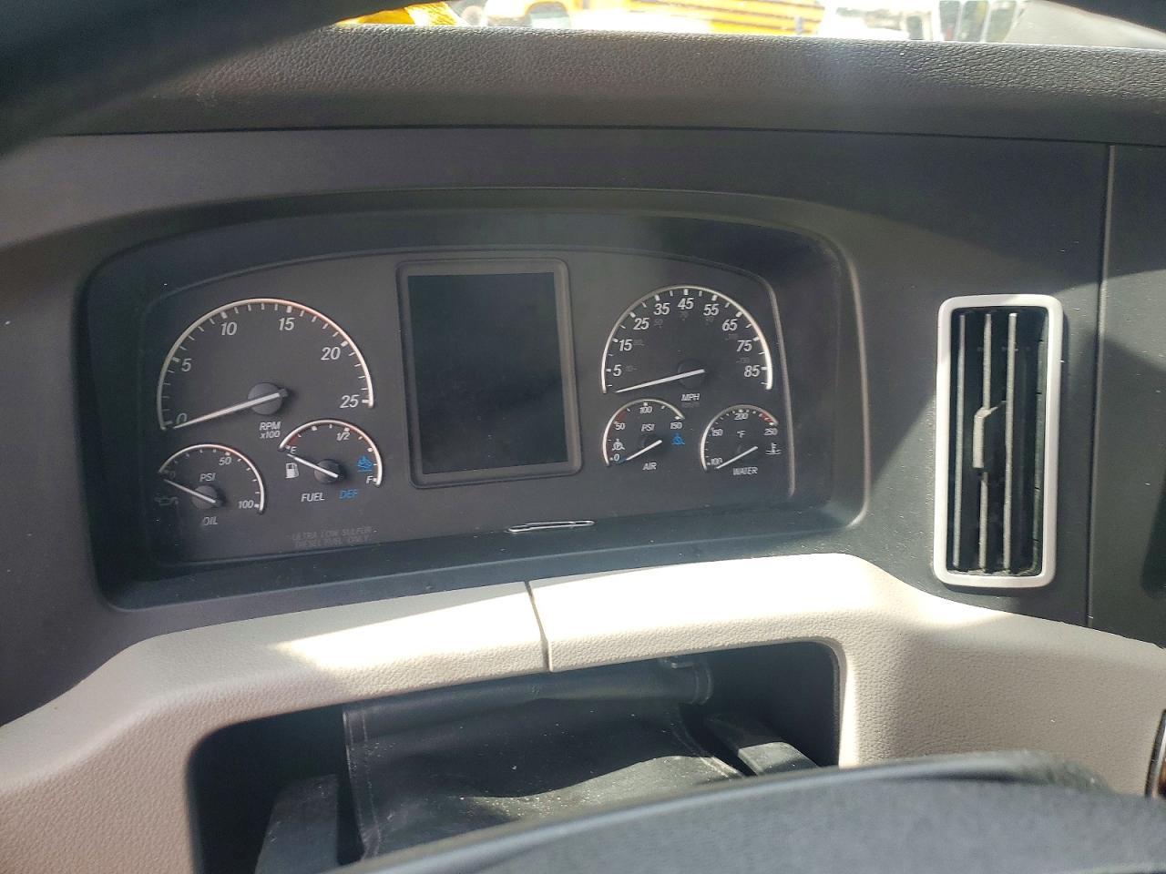 2019 Freightliner Cascadia 126