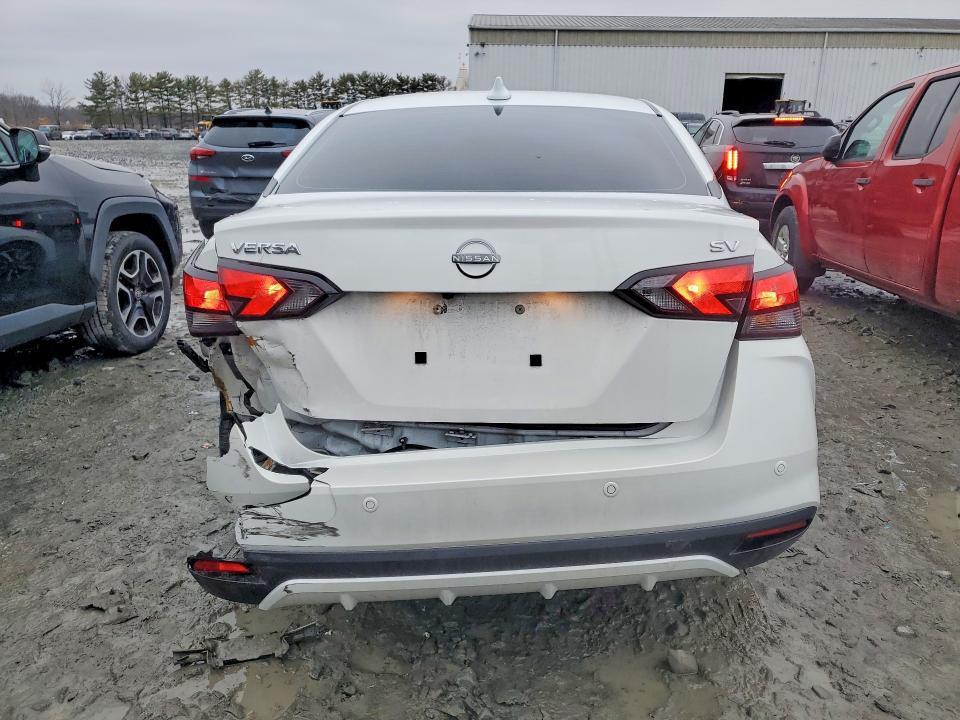 2024 Nissan Versa sv