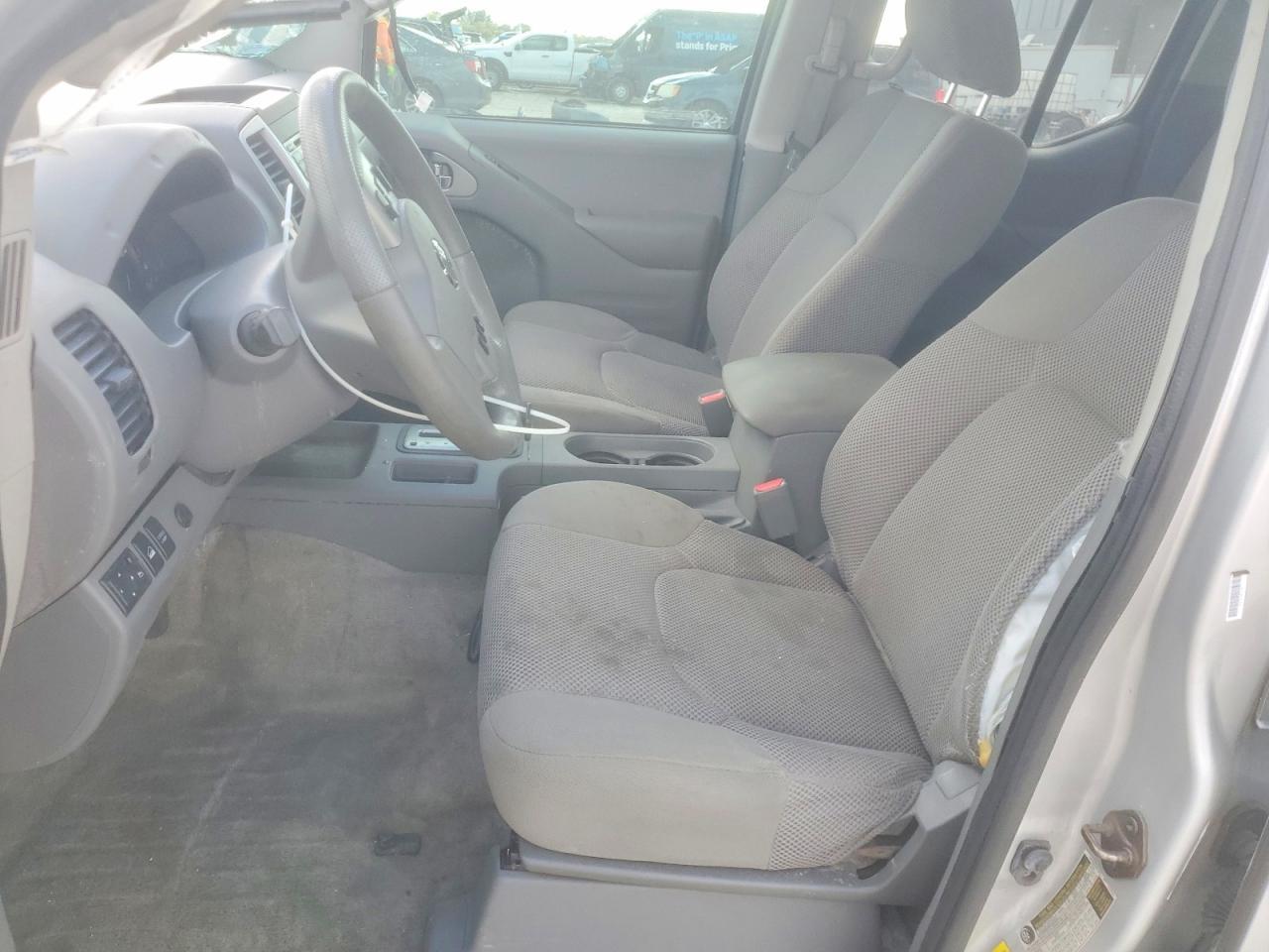 2015 Nissan Frontier SV